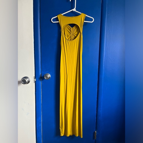 Dress - Picture 3 of 4